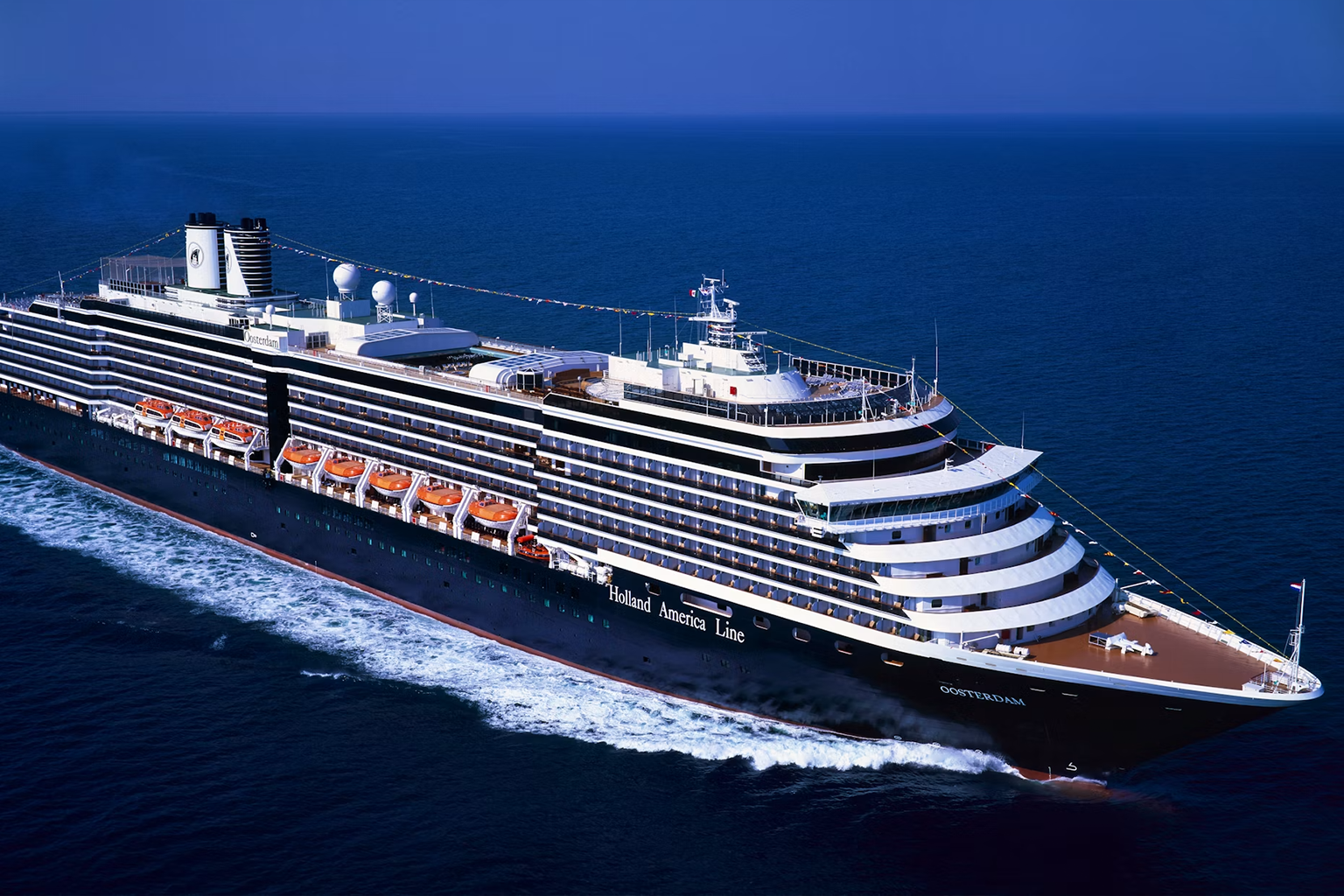 HOLLAND OOSTERDAM – Sudamérica e Islas Malvinas 2027 15 días / 14 noches desde USD 3.369